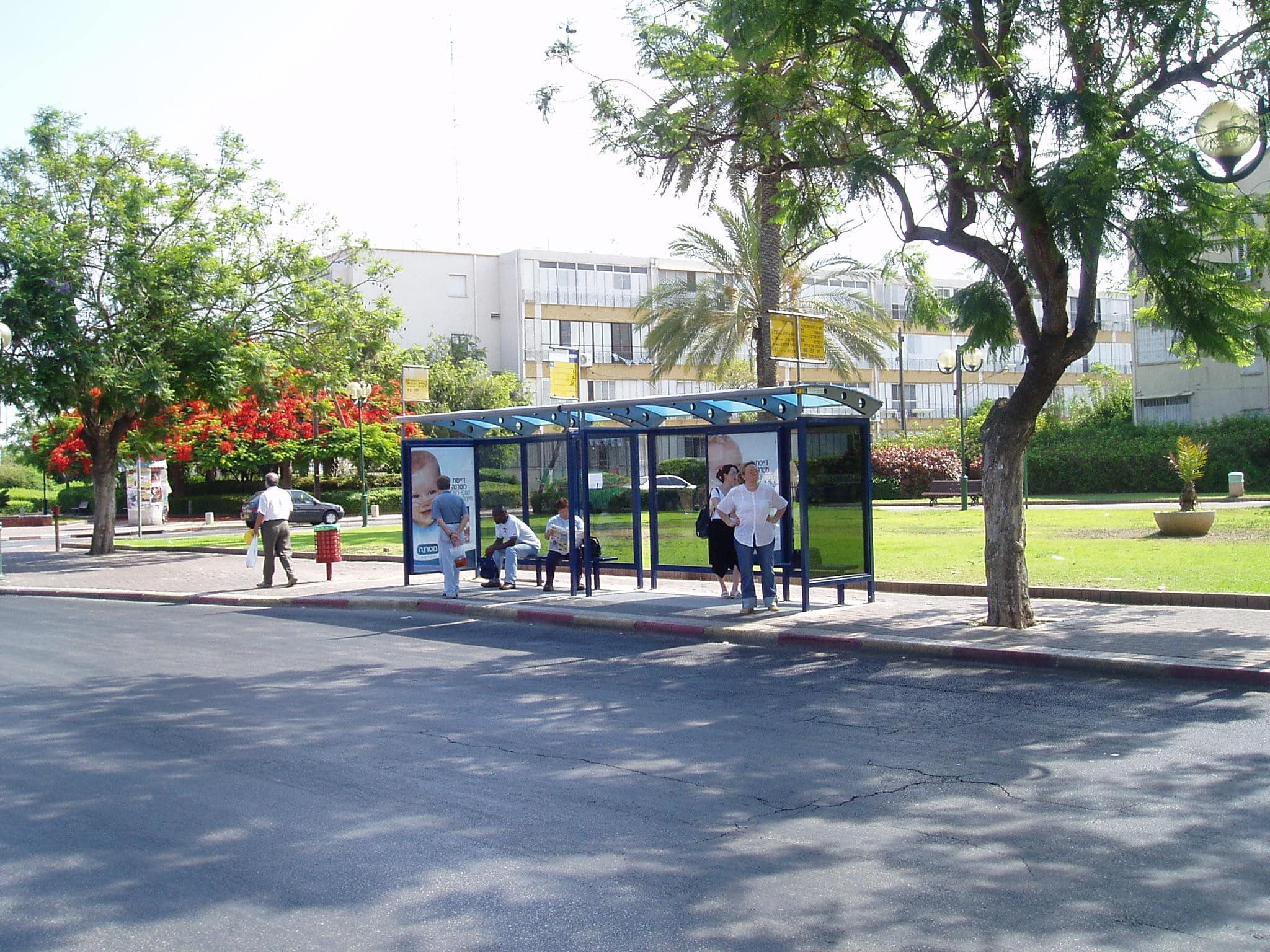 תחנת אוטובוס 3JPG (1)