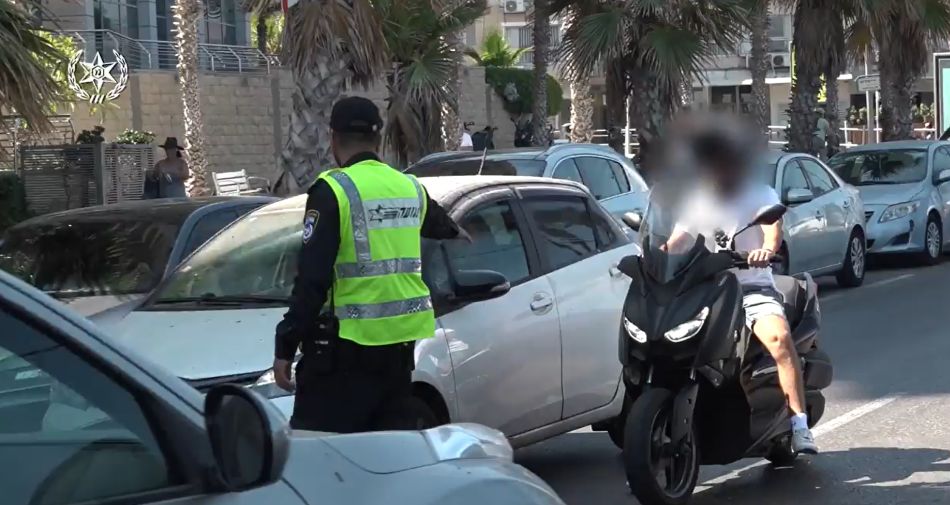 שוטר תנועה צילום דוברות משטרת ישראל