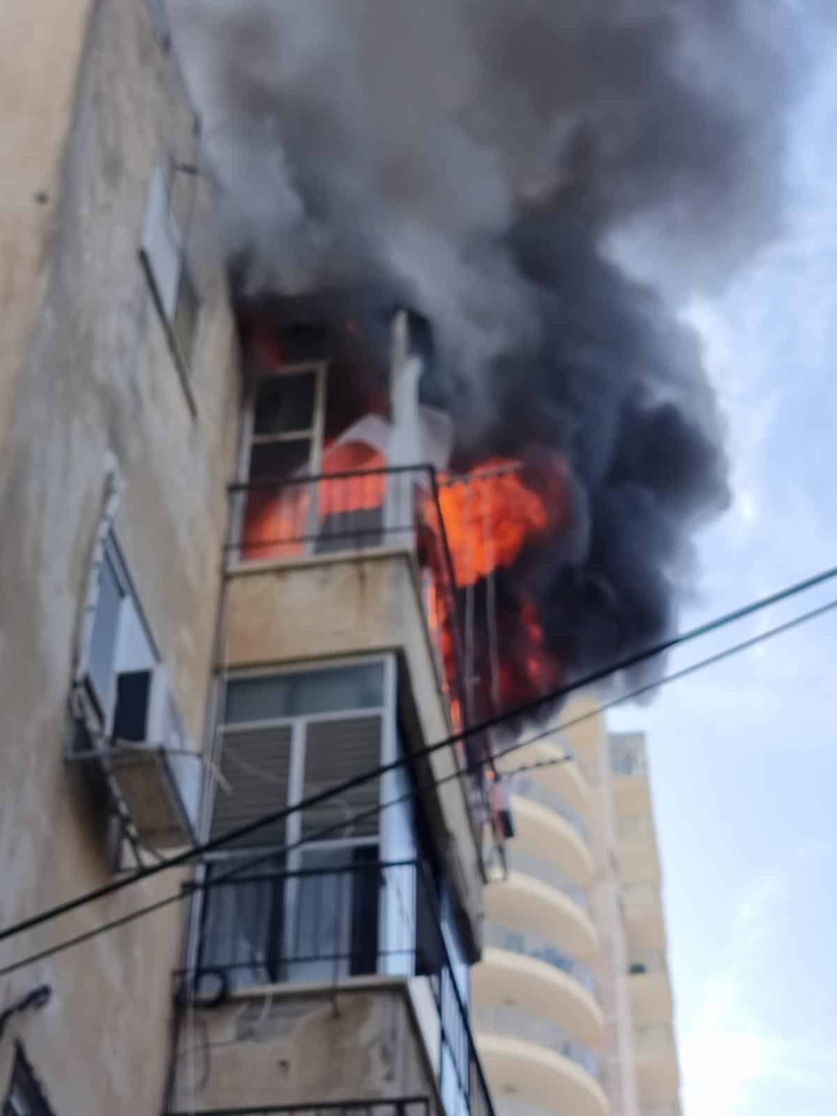 אש שריפה בניין צילום דוברות כבאות והצלה