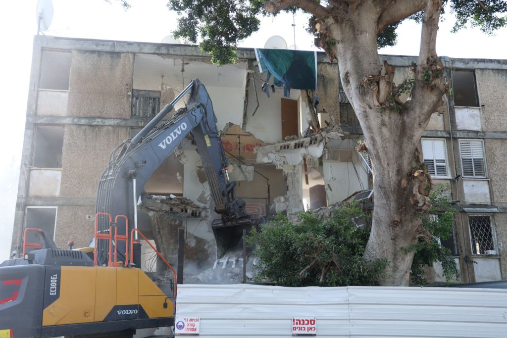 הריסת הבניינים. צילום: סטודיו ישראל