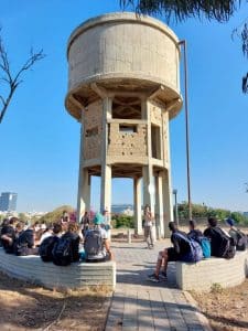 מגדל מים תלמידים טיול צילום עיריית חולון