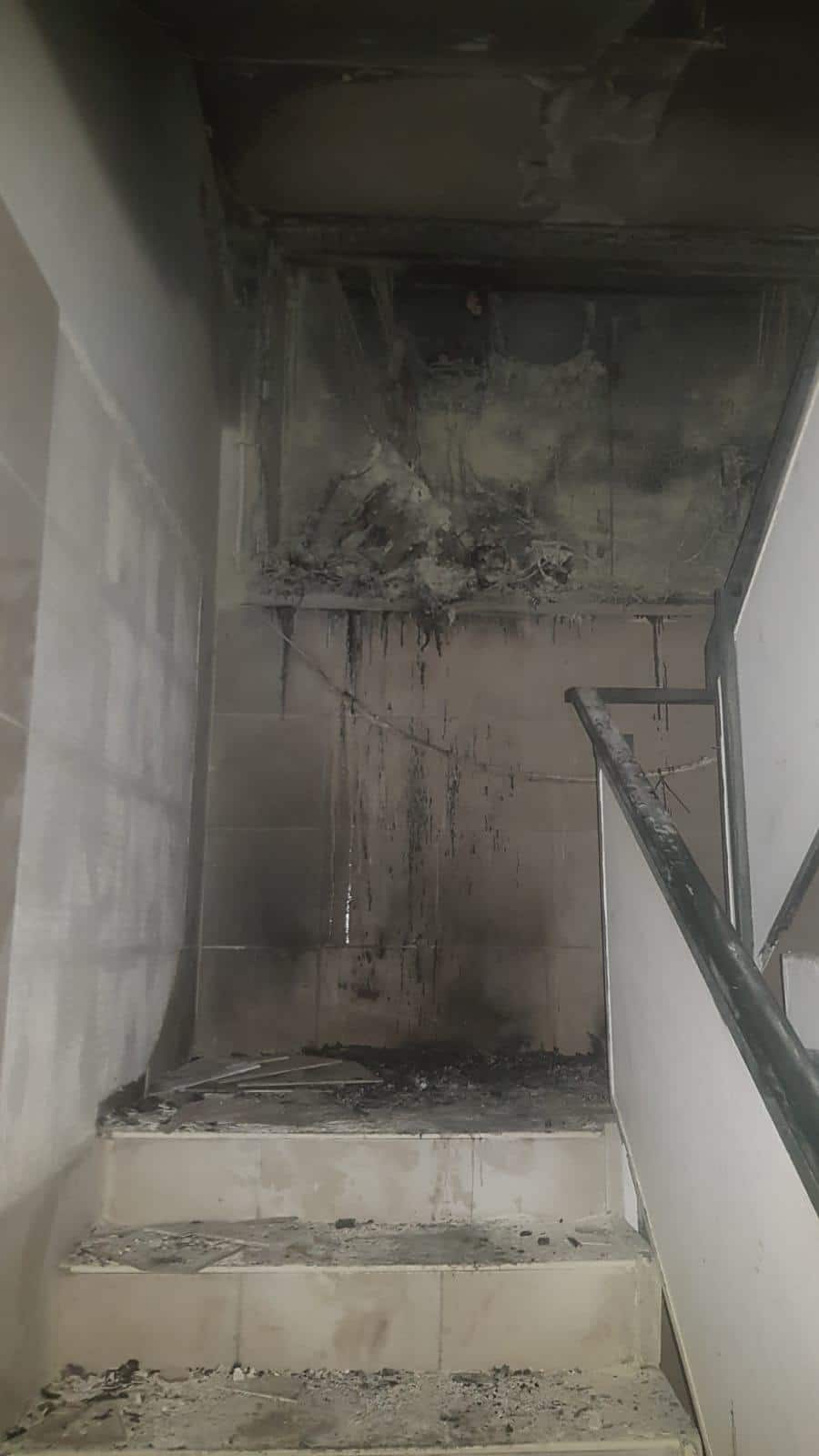 שריפה חדר מדרגות צילום דוברות כבאות והצלה