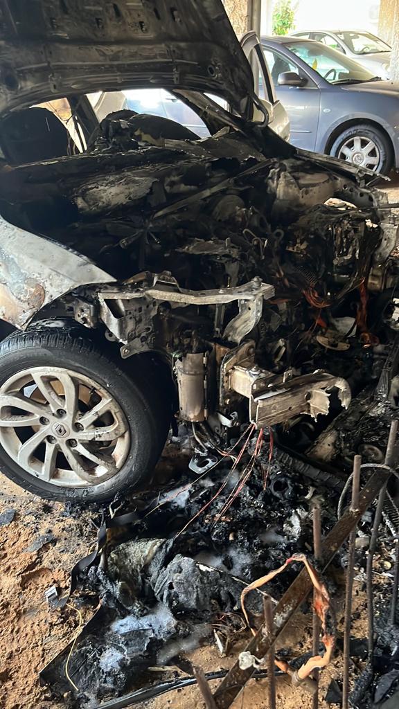 רכב שרוף צילום דוברות כבאות והצלה תחנה איזורית חולון