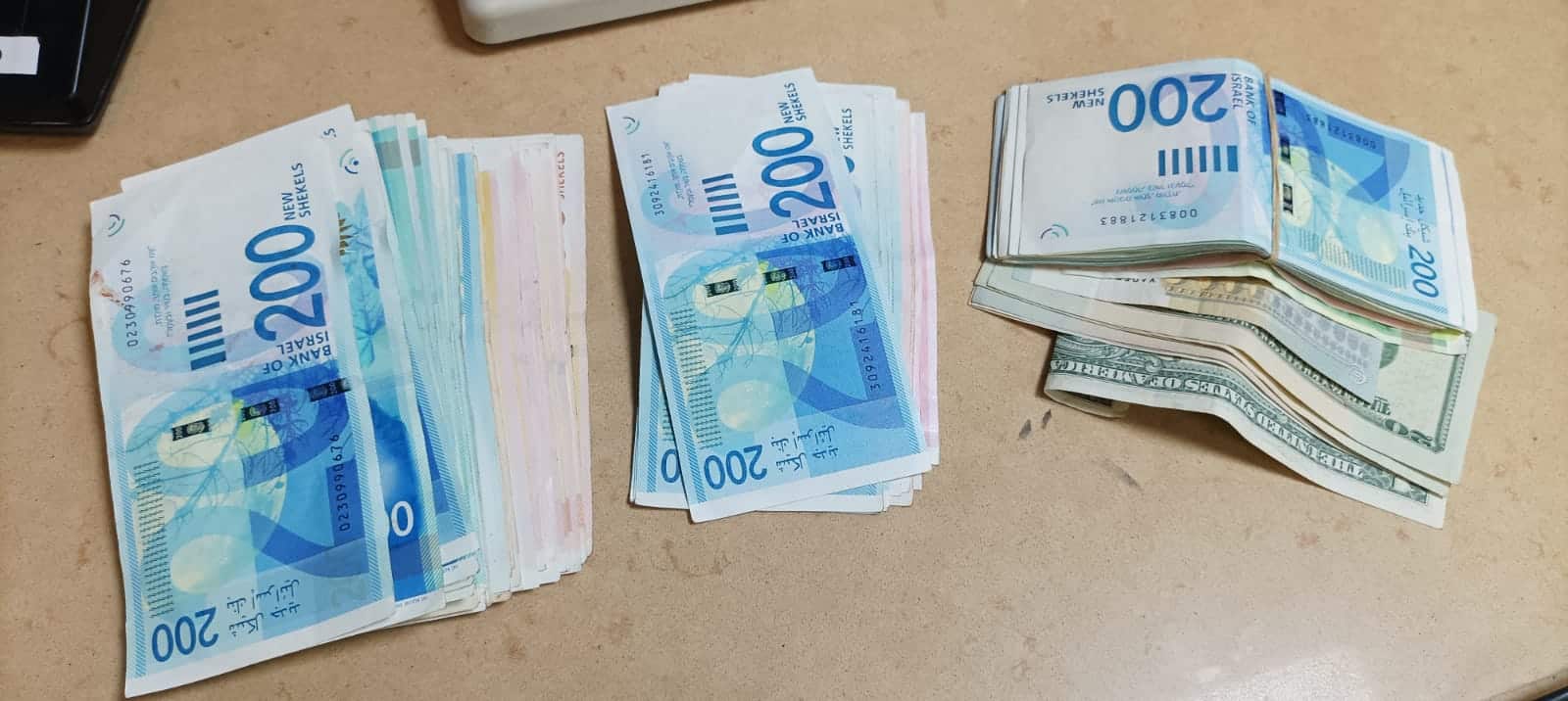 שטרות כסף מזומן צילום דוברות משטרת ישראל