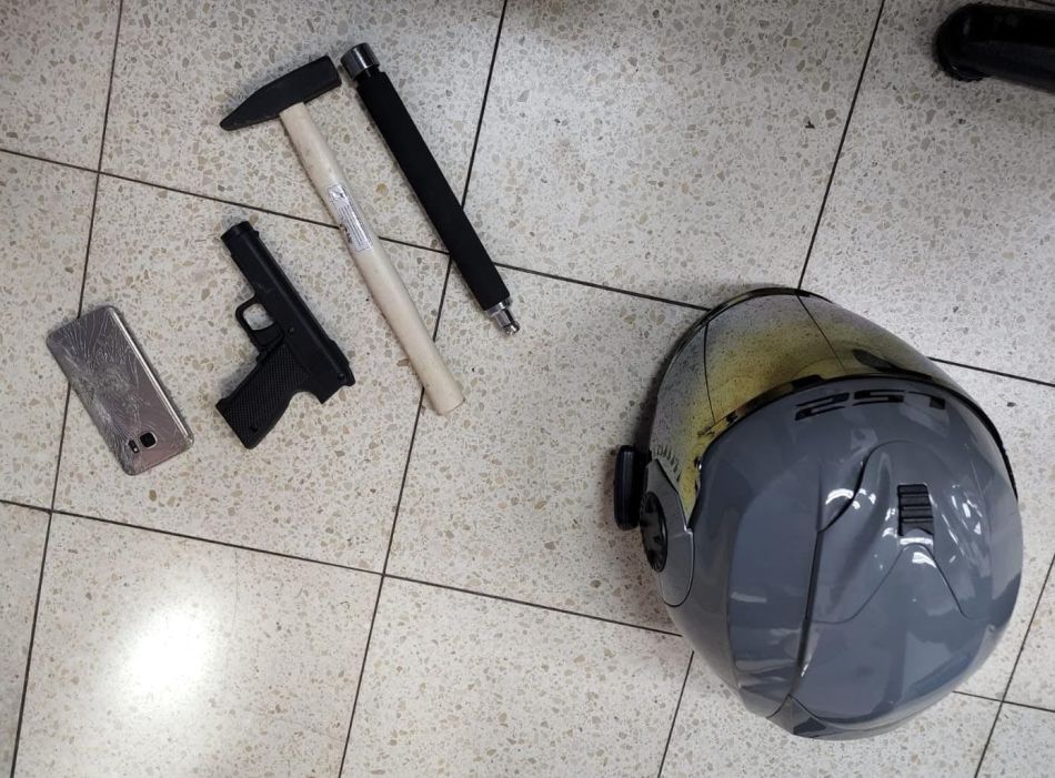אקדח פטיש אלה צילום דוברות משטרת ישראל