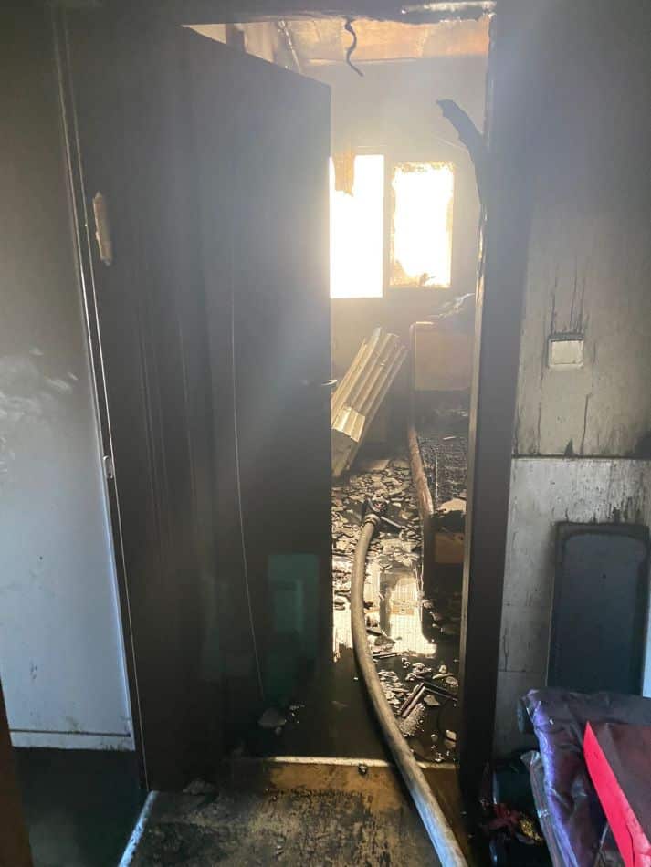 שריפה בדירה צילום דוברות כבאות והצלה תחנה איזורית חולון