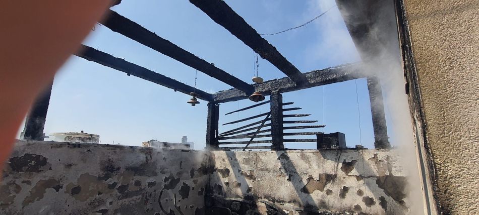 שריפה גג 1 כבאות והצלה צילום דוברות והסברה תחנה איזורית חולון