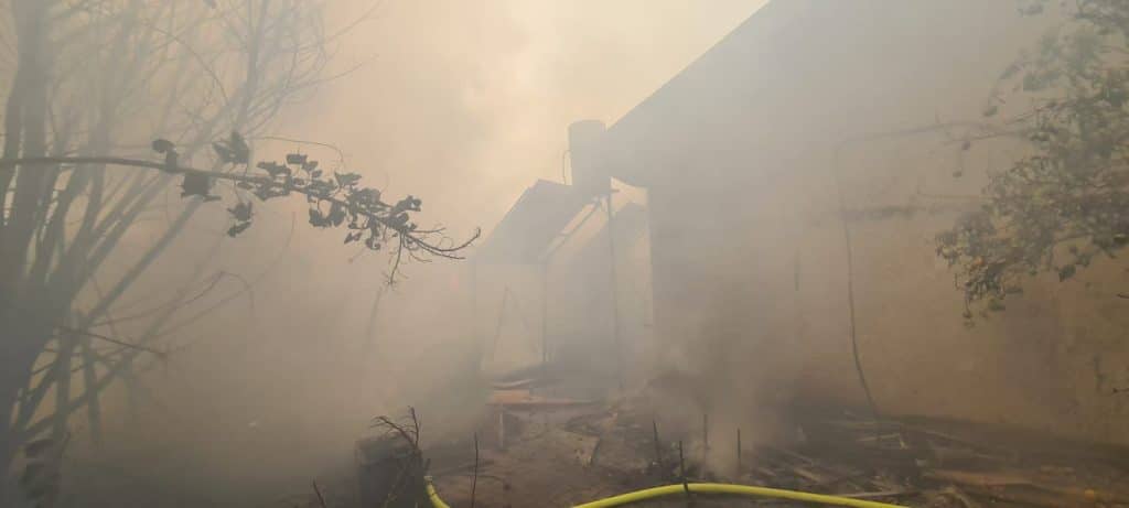 שריפה עשן כבאות והצלה צילום דוברות והסברה תחנה איזורית חולון