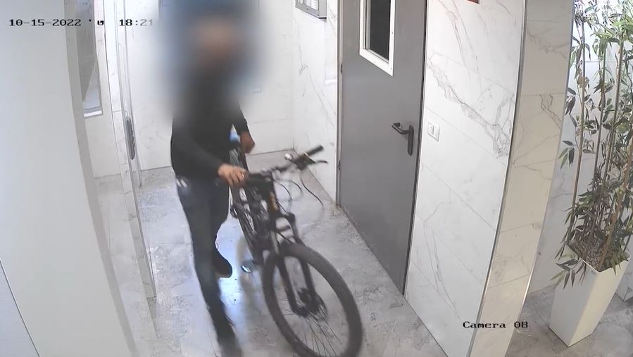 גנב אופניים צילום דוברות משטרת ישראל