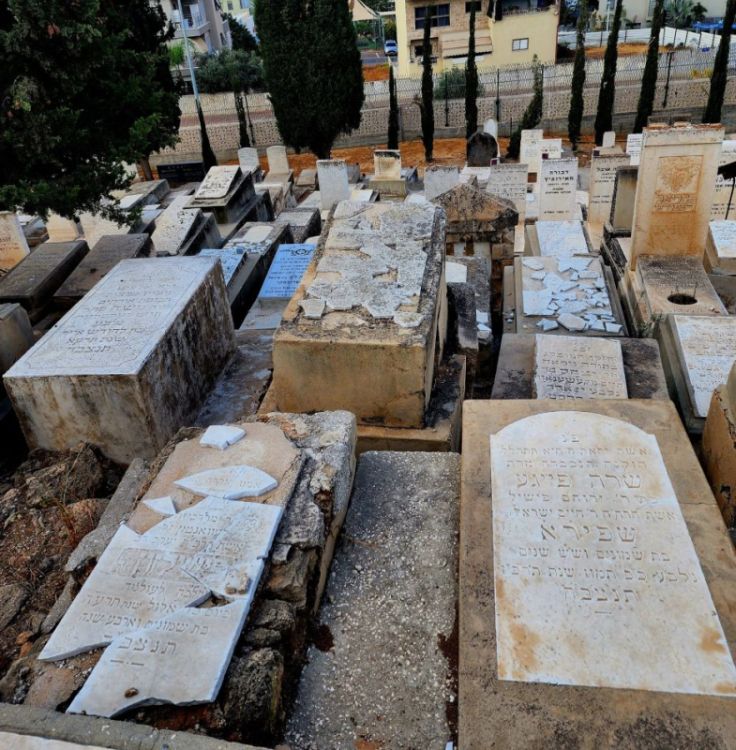 קבר בית קברות 3 צילום ישראל פרקר