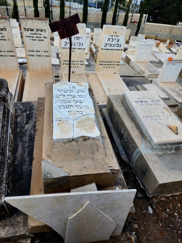 קבר בית קברות צילום ישראל פרקר