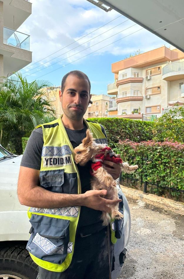ליאור לוי חילוץ כלב צילום ידידים סיוע בדרכים