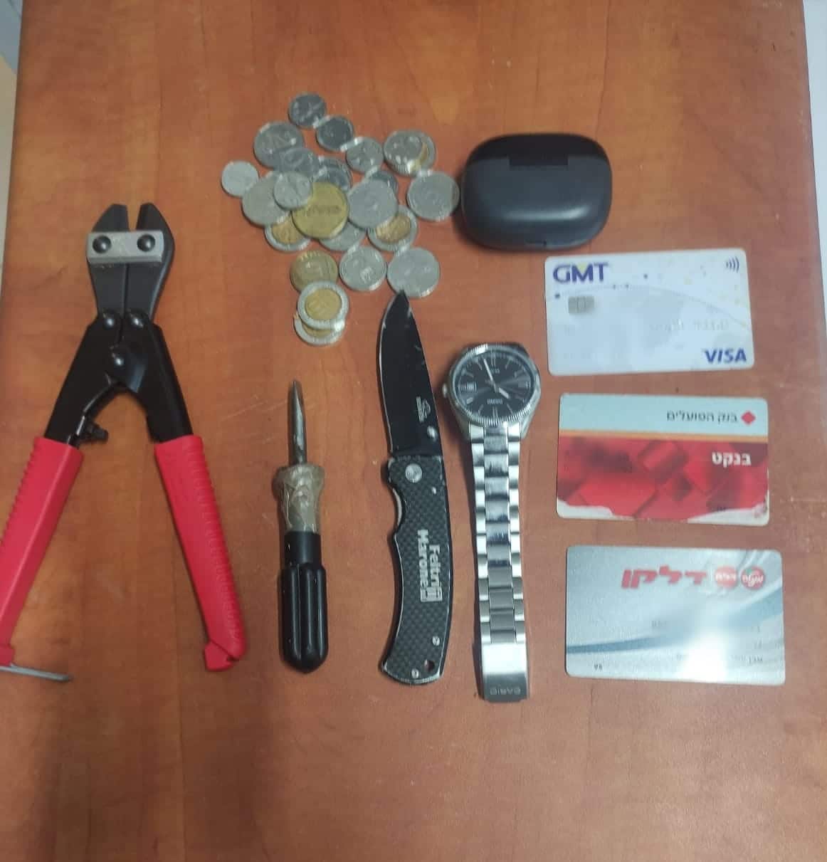 כלי פריצה סכין כסף צילום דוברות משטרת ישראל