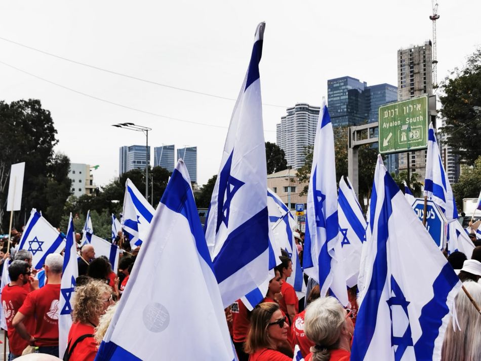 דגל ישראל דגלים מחאה הפגנה מפגינים צילום רותם דרוב (6)