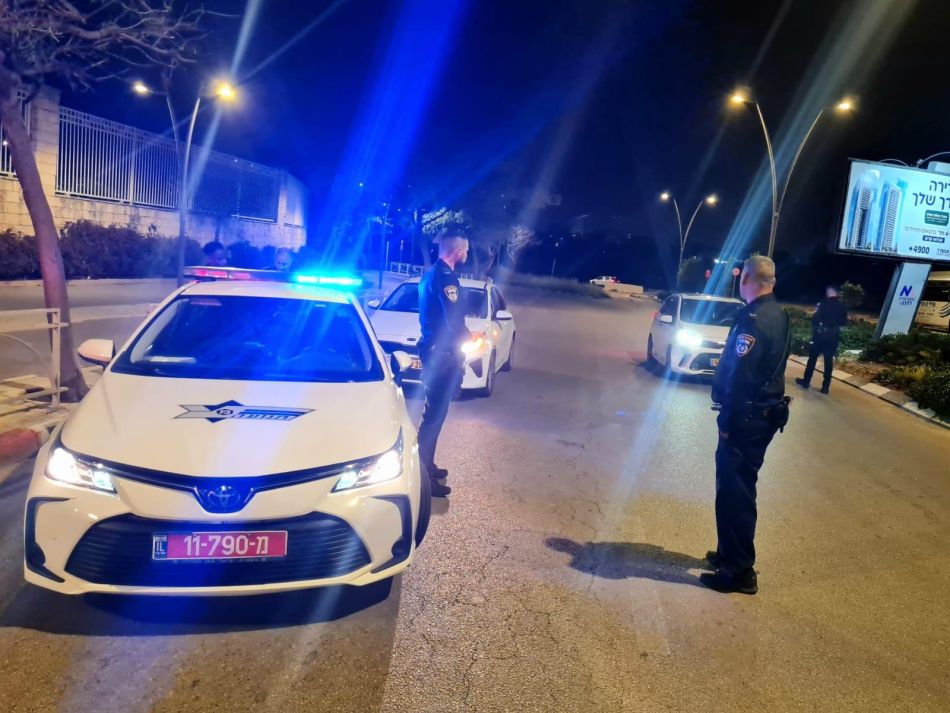 ניידת משטרה מחסום בדיקת אלכוהול צילום דוברות משטרת ישראל