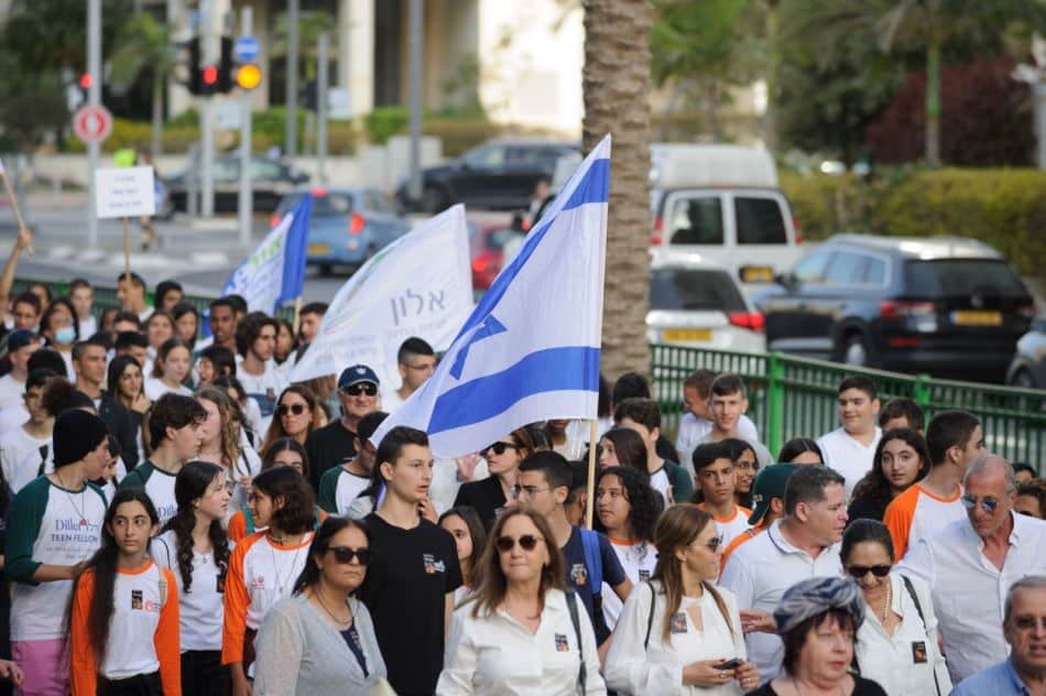 דגל ישראל יום הזיכרון צילום דוברות ראשון לציון