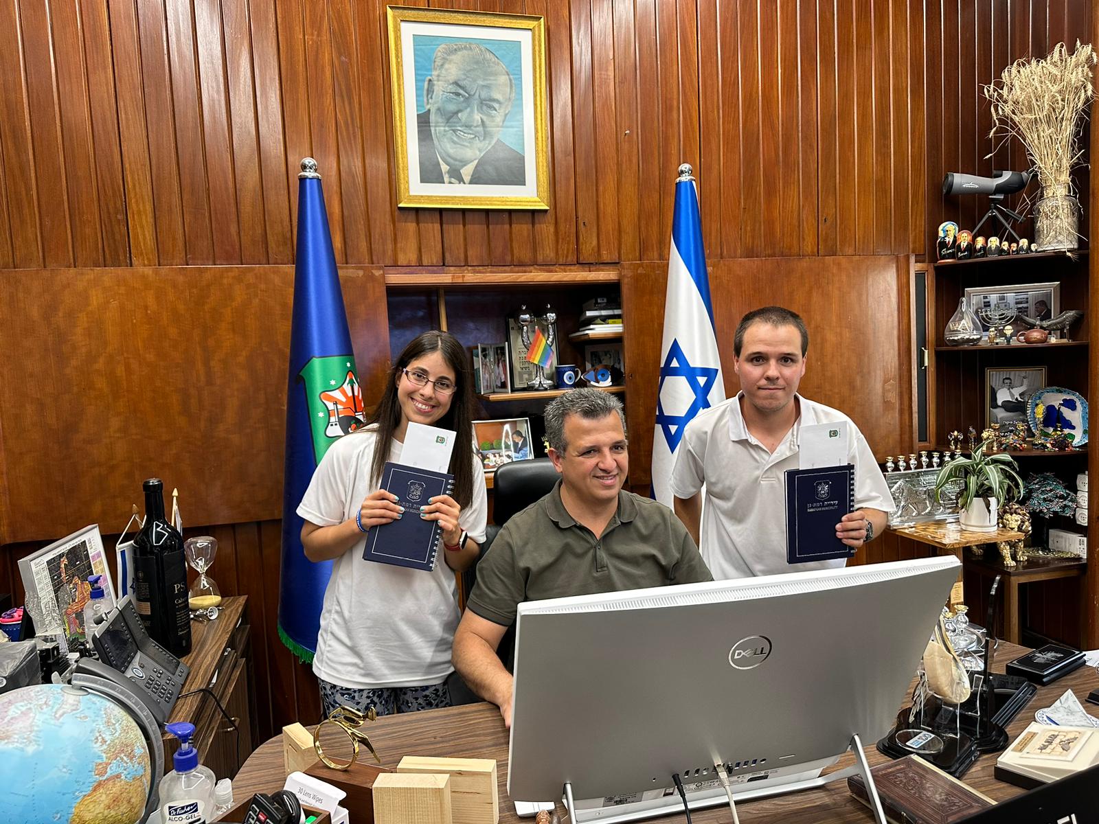 פלא ונדב עם ראש עיריית רמת גן