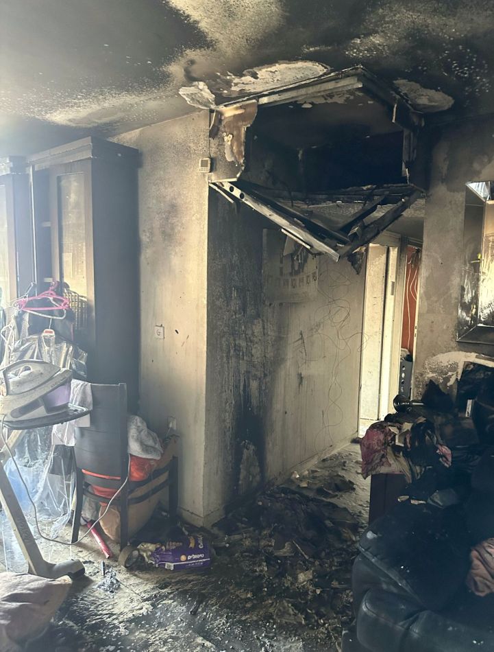 שריפה בדירה צילום דוברות והסברה תחנה איזורית חולון